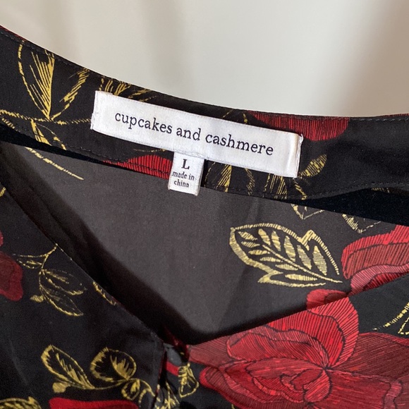 Cupcakes and Cashmere Blouse - Picture 2 of 3